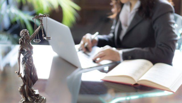 GIẢI QUYẾT TRANH CHẤP HỢP ĐỒNG MUA BÁN HÀNG HÓA BẰNG TÒA ÁN